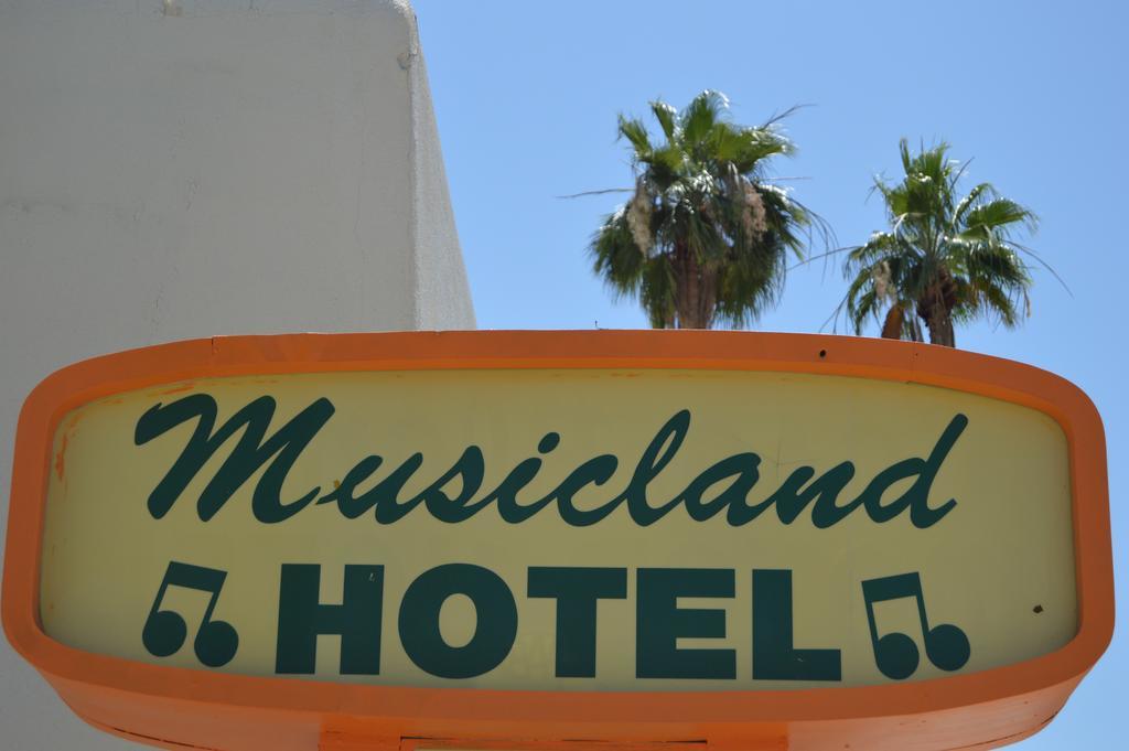 Musicland Hotel 棕榈泉 外观 照片